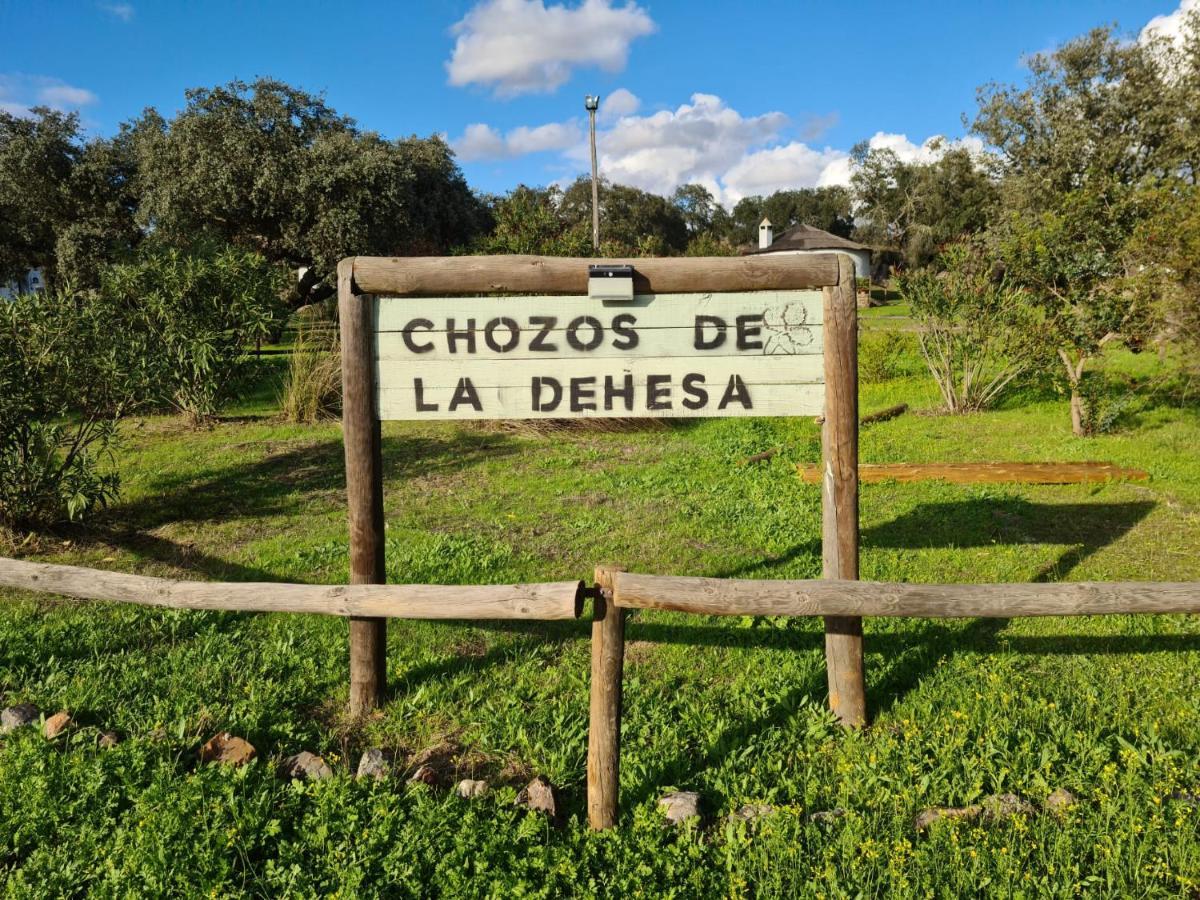 Chozos De La Dehesa Apart otel La Roca de la Sierra Dış mekan fotoğraf