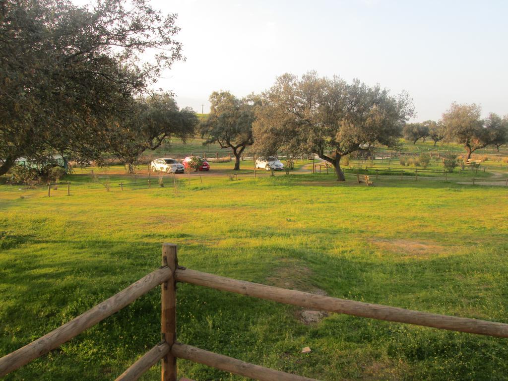 Chozos De La Dehesa Apart otel La Roca de la Sierra Dış mekan fotoğraf