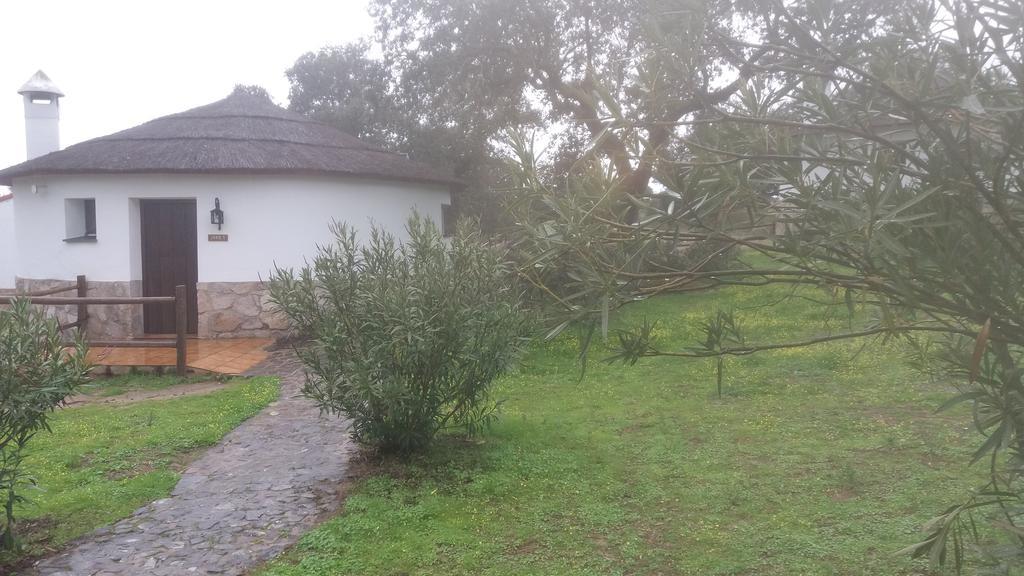 Chozos De La Dehesa Apart otel La Roca de la Sierra Dış mekan fotoğraf
