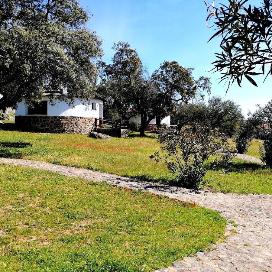 Chozos De La Dehesa Apart otel La Roca de la Sierra Dış mekan fotoğraf