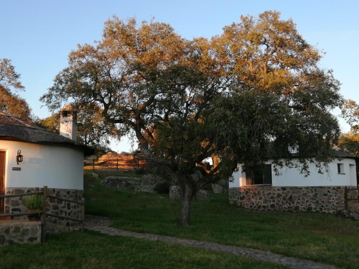 Chozos De La Dehesa Apart otel La Roca de la Sierra Dış mekan fotoğraf