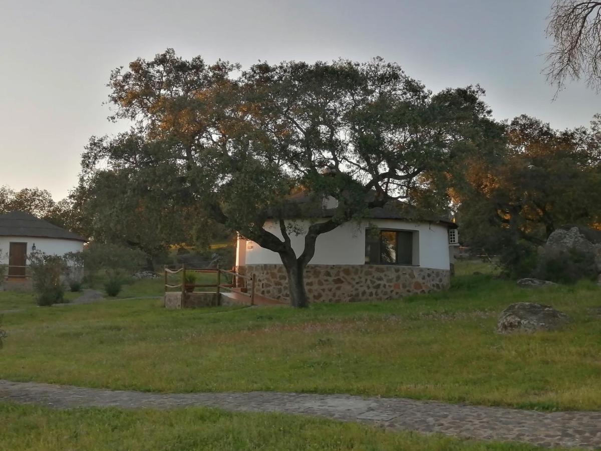 Chozos De La Dehesa Apart otel La Roca de la Sierra Dış mekan fotoğraf