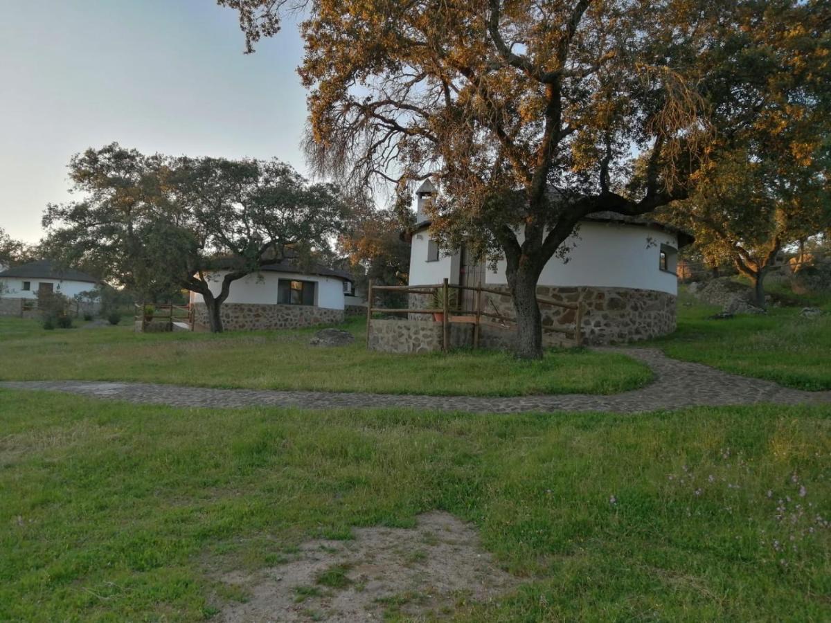 Chozos De La Dehesa Apart otel La Roca de la Sierra Dış mekan fotoğraf